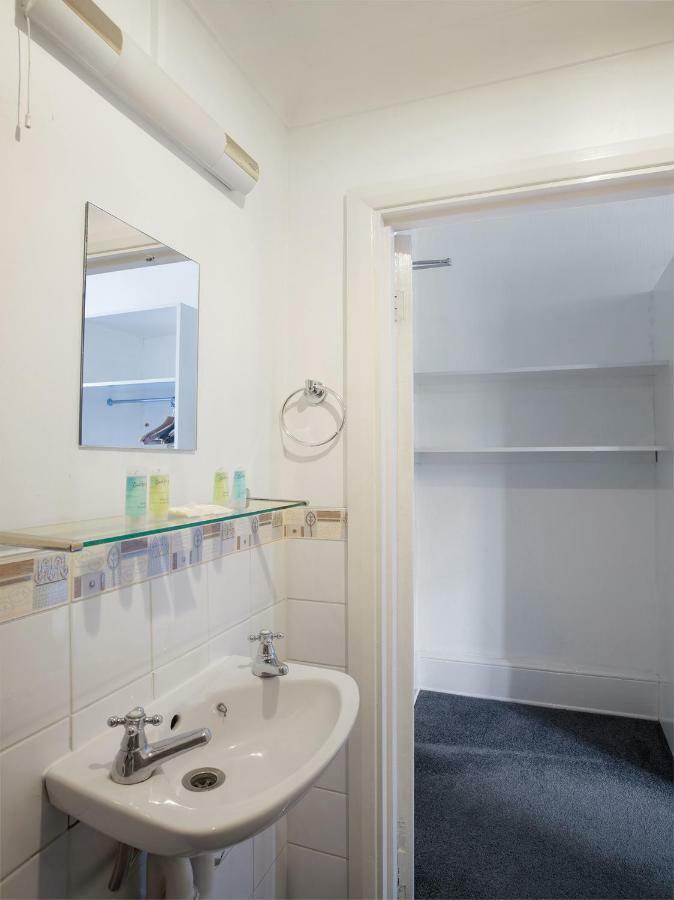 Oyo Avalon Lifestyle Guest House Brighton Exterior photo