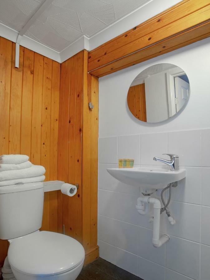 Oyo Avalon Lifestyle Guest House Brighton Exterior photo
